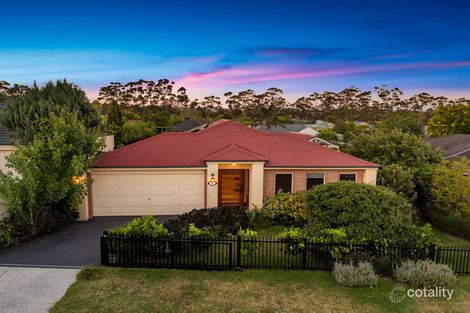 4 Pioneers Cres, Pakenham, VIC 3810