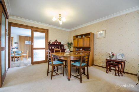 Property photo of 16 Benelong Crescent Seaford VIC 3198