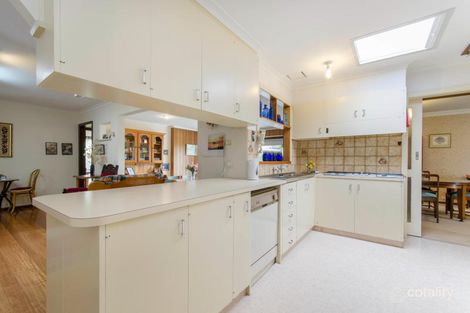 Property photo of 16 Benelong Crescent Seaford VIC 3198