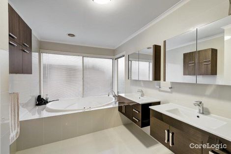 Property photo of 11 Inglis Court Glen Waverley VIC 3150