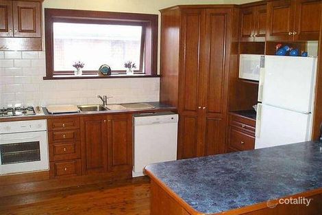 Property photo of 13 Bluett Crescent Turvey Park NSW 2650