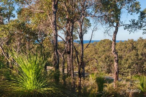 106 Carnarvon Castle Dr, Eagle Bay, WA 6281