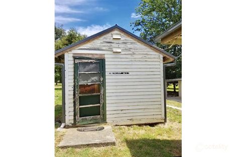 Property photo of 10 Switchyard Place Rubicon VIC 3712