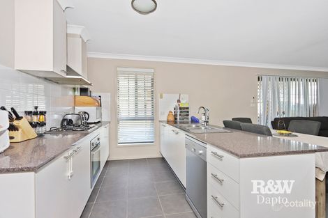 Property photo of 16 Omaroo Place Horsley NSW 2530