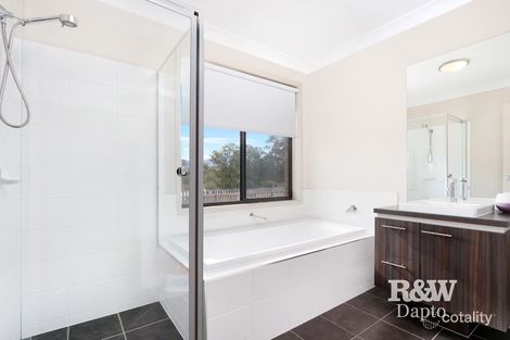 Property photo of 16 Omaroo Place Horsley NSW 2530