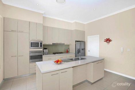 Property photo of 11 Linden Way Bella Vista NSW 2153