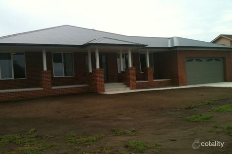 Property photo of 10 Grange Court Koo Wee Rup VIC 3981