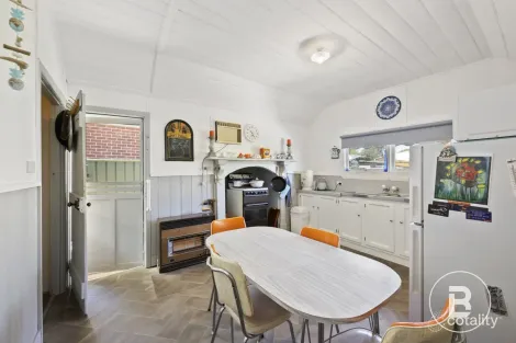 Property photo of 16 Napier Street Maryborough VIC 3465