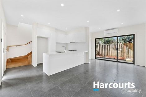 Property photo of 2/6 Belmar Street Cranbourne VIC 3977
