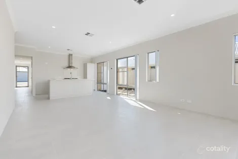 Property photo of 13 Sleaford Approach Golden Bay WA 6174
