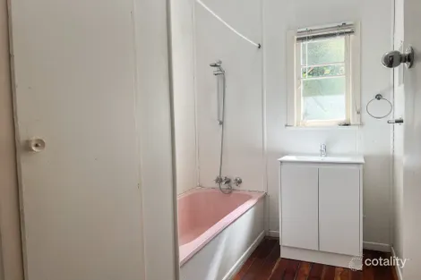 Property photo of 157 Glebe Road Silkstone QLD 4304