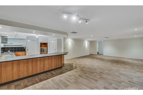6 Athens Lane, Hocking, WA 6065