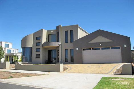 1 Salvana Ct, Taylors Lakes, VIC 3038