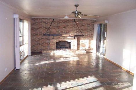 Property photo of 2 Gregory Court Cranbourne North VIC 3977