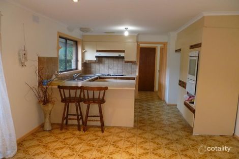 Property photo of 31 Redditch Crescent Deer Park VIC 3023