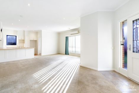 Property photo of 2/42 Hamilton Place Hamilton VIC 3300