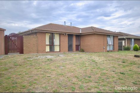 Property photo of 17 Maltravers Crescent Cranbourne North VIC 3977