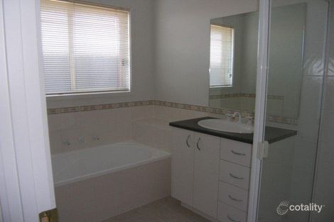 Property photo of 4 Dunstan Road Point Cook VIC 3030