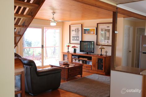 Property photo of 45 Blue Bay Crescent Macleay Island QLD 4184