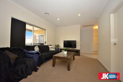 Property photo of 12 Embleton Avenue Tarneit VIC 3029