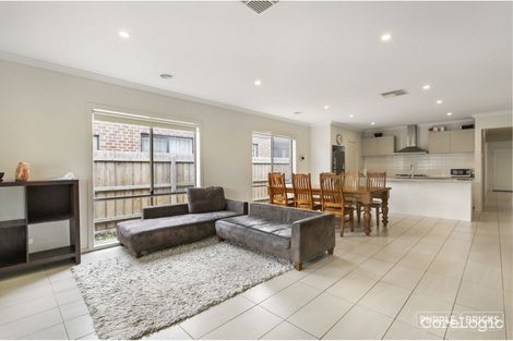 Property photo of 27 Lucinda Lane Cranbourne North VIC 3977