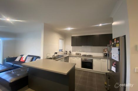 Property photo of 8/16-18 Phelan Drive Cranbourne North VIC 3977