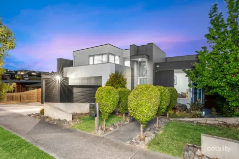 9 STONELEIGH CRES, HIGHTON, VIC 3216