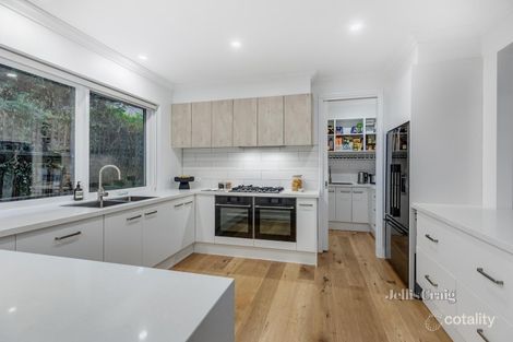 Property photo of 12 Valley Road Mount Waverley VIC 3149