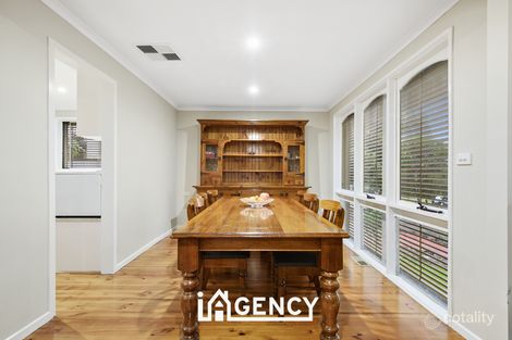 Property photo of 2 Spinosa Close Endeavour Hills VIC 3802