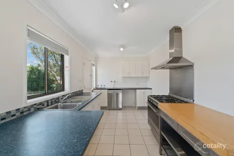 Property photo of 94 Fowlers Road Koonawarra NSW 2530