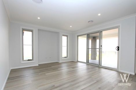 Property photo of 56 Newlands Crescent Kelso NSW 2795