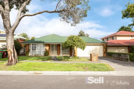 33 Hedgeley Dr, Berwick, VIC 3806