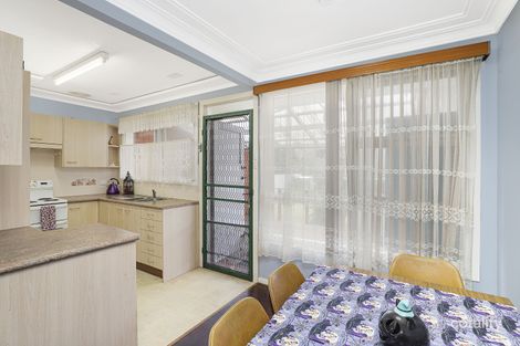 Property photo of 38 Forbes Crescent Engadine NSW 2233