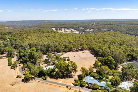 145 Stanhope Rd, Bickley, WA 6076