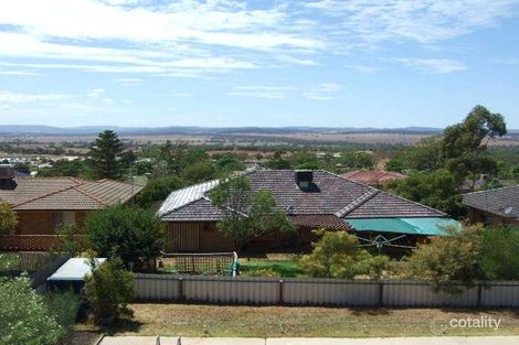 Property photo of 1 Glenwarrie Place Parkes NSW 2870