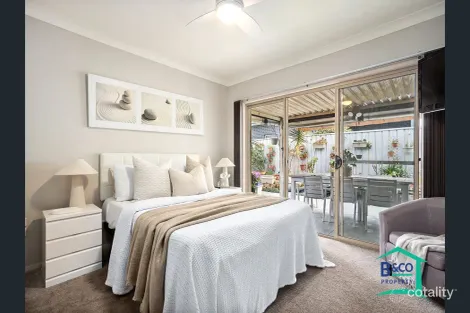 Property photo of 4/20-22 Greenacre Road Wollongong NSW 2500