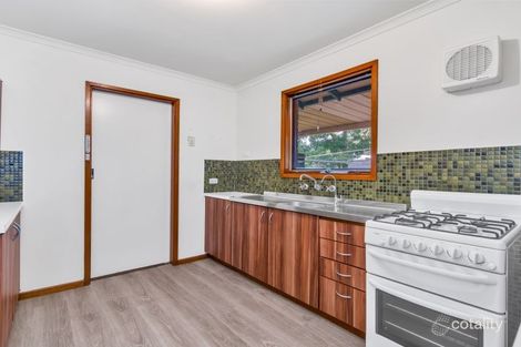 Property photo of 8 Harmer Court Para Hills West SA 5096