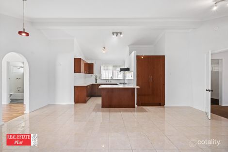 Property photo of 5 Markham Way Swan View WA 6056