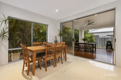 Property photo of 5 Evergreen Street Mitchelton QLD 4053