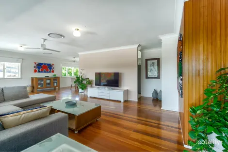 4 Caratel St, Stafford Heights, QLD 4053