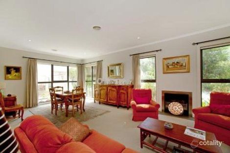 Property photo of 10 Inverness Place Heatherton VIC 3202