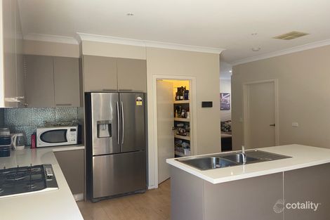 Property photo of 10 Gallant Road Point Cook VIC 3030