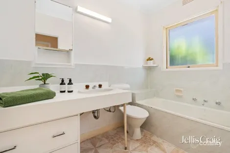 Property photo of 18 Folkestone Road Glen Waverley VIC 3150