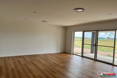 5 Parkdale Pl, Kensington Grove, QLD 4341