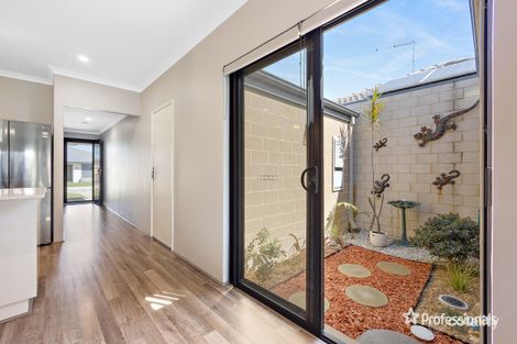 42 Thredbo Dr, Aveley, WA 6069