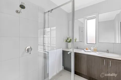 Property photo of 49 Owarra Boulevard Mount Duneed VIC 3217