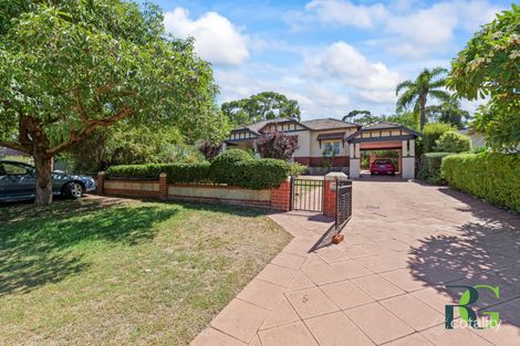 8 Birdwood Crcs E, Bicton, WA 6157