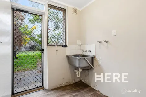 Property photo of 26B Wardlow Way Balga WA 6061