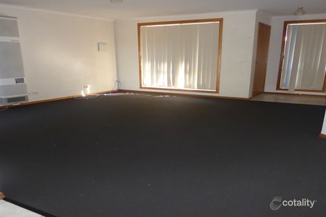 Property photo of 12 Rossi Close Pakenham VIC 3810