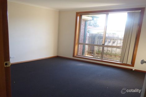 Property photo of 12 Rossi Close Pakenham VIC 3810